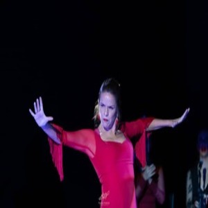 Daniela Tugues-BAILAORA Y MAESTRA flamenco (2)